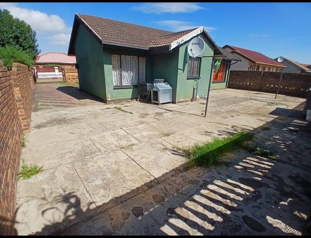 3 BEDROOM HOUSE FOR SALE IN EVATON WEST
